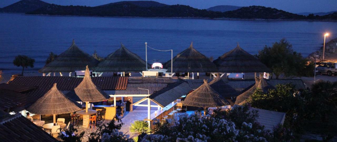 The Movie Resort Aparthotel Tribalj Esterno foto